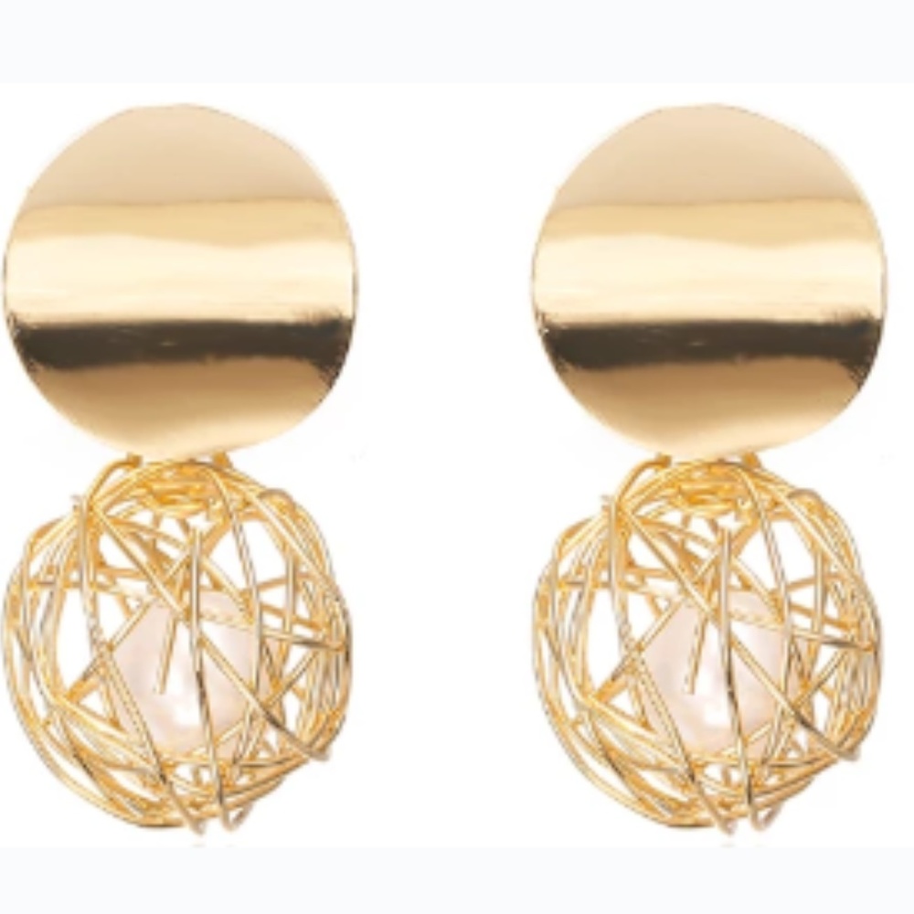 Nola Pearl Statement Earring